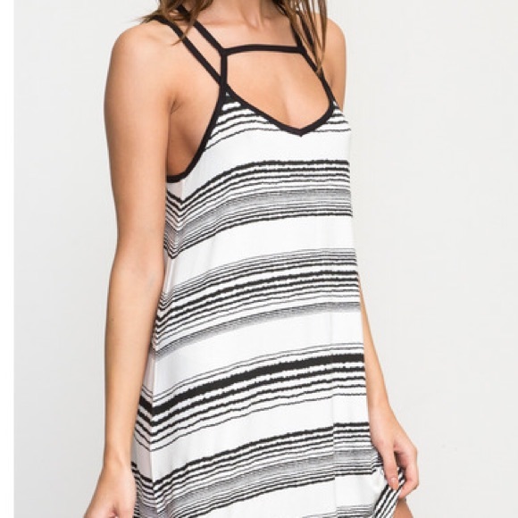 Zavey Knit Swing Dress - Picture 2 of 5